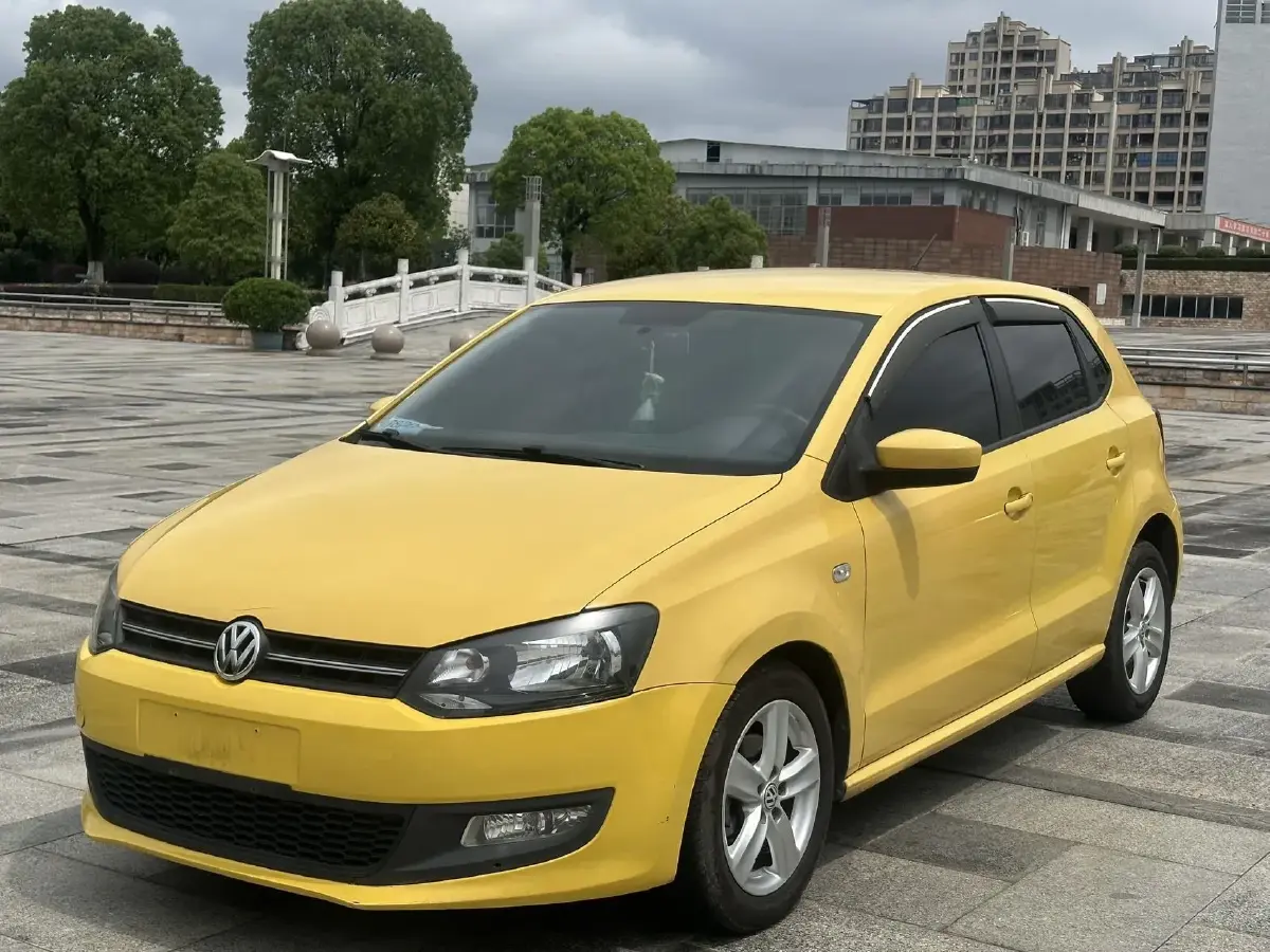 2013 Volkswagen Polo 1.4L 86HP L4 5MT
