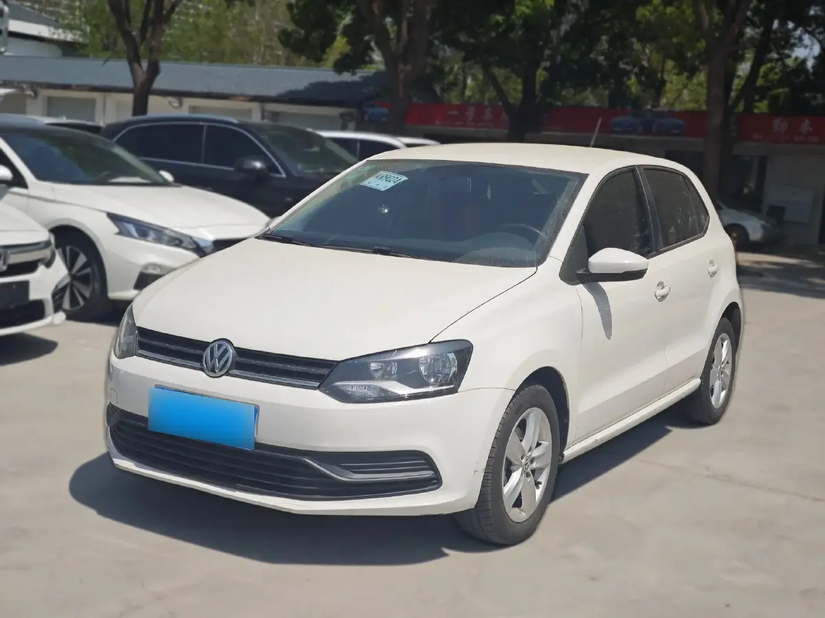 2016 Volkswagen Polo 1.4L 90HP L4 6AT