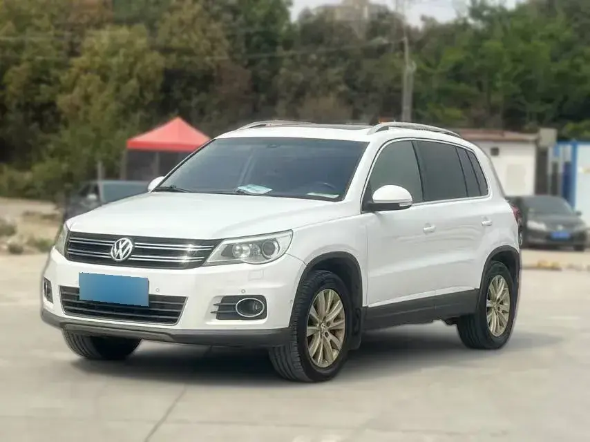 2010 Volkswagen Tiguan 2.0T 200HP L4 6AT