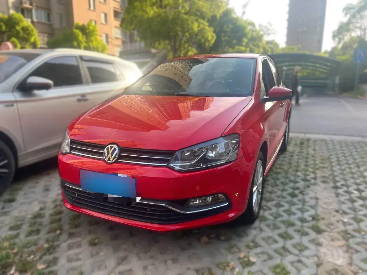 2014 Volkswagen Polo 1.4L 90HP L4 6AT