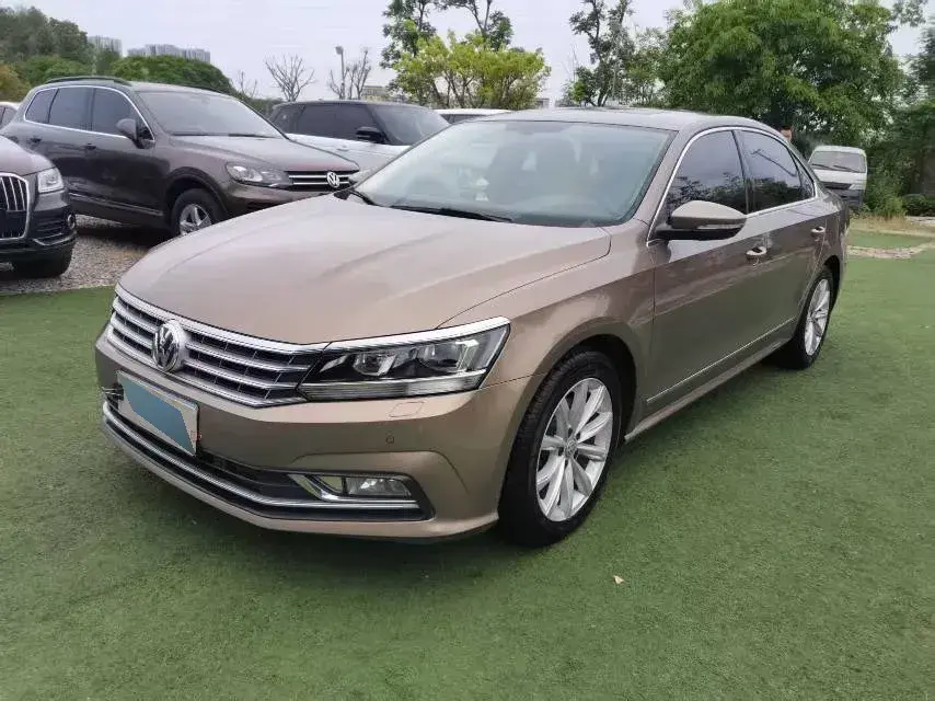 2016 Volkswagen Passat 1.8T 180HP L4 7DCT