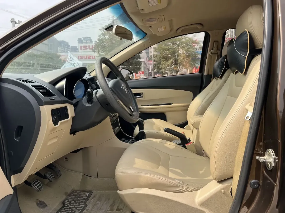 2013 Chery E3 1.5L 109HP L4 5MT,autocango,china used car exporter,china ev exporter,chinese used car exporter,chinese used ev exporter