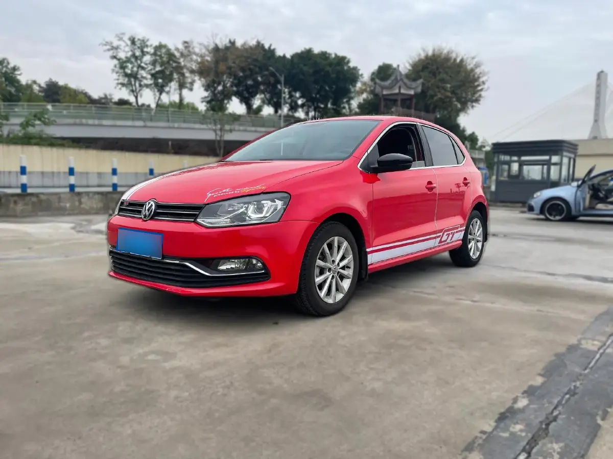 2014 Volkswagen Polo 1.4L 90HP L4 6AT