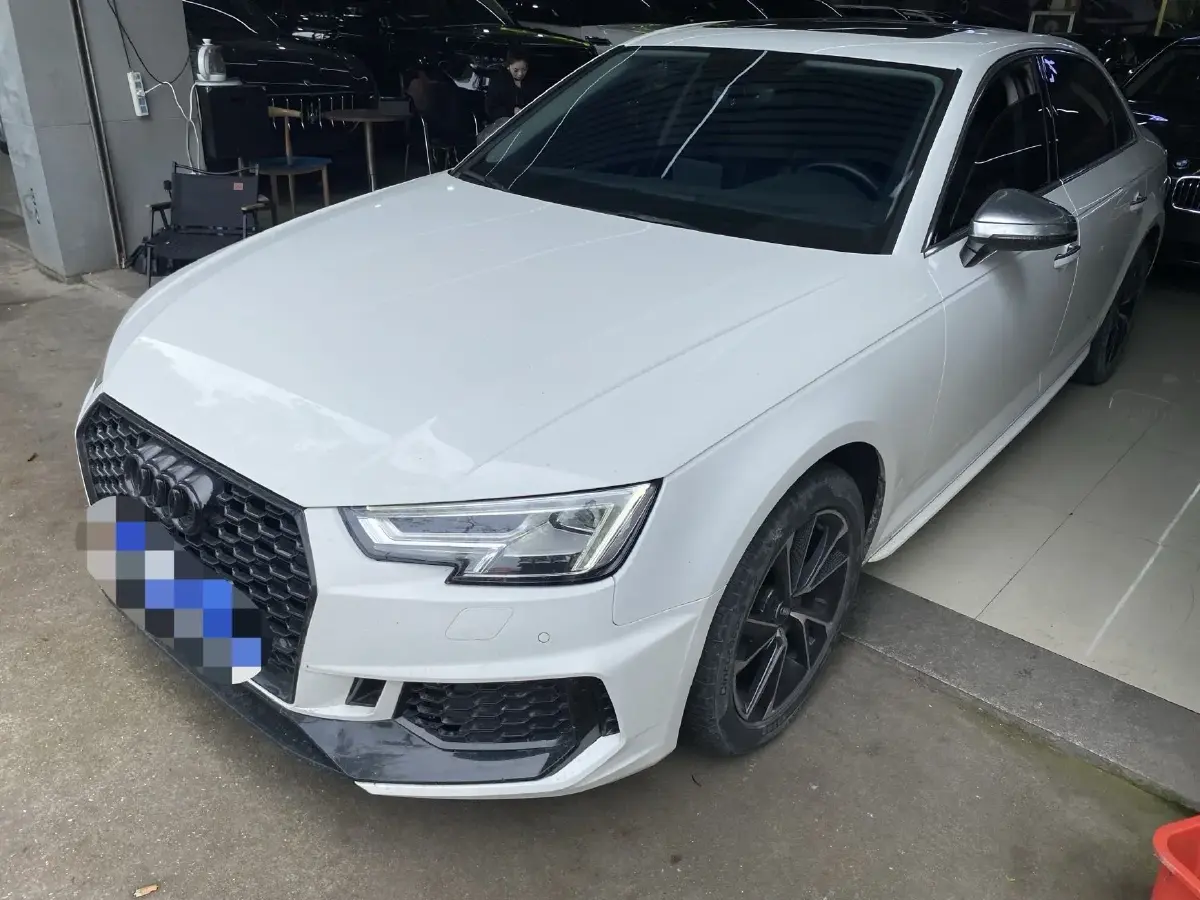 2017 Audi A4L 2.0T 190HP L4 7DCT