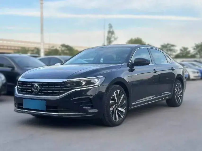 2022 Volkswagen Passat 2.0T 186HP L4 7DCT