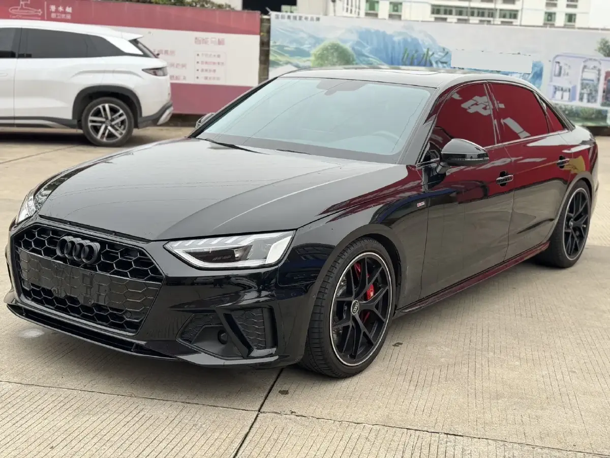 2022 Audi A4L 2.0T 190HP L4 7DCT