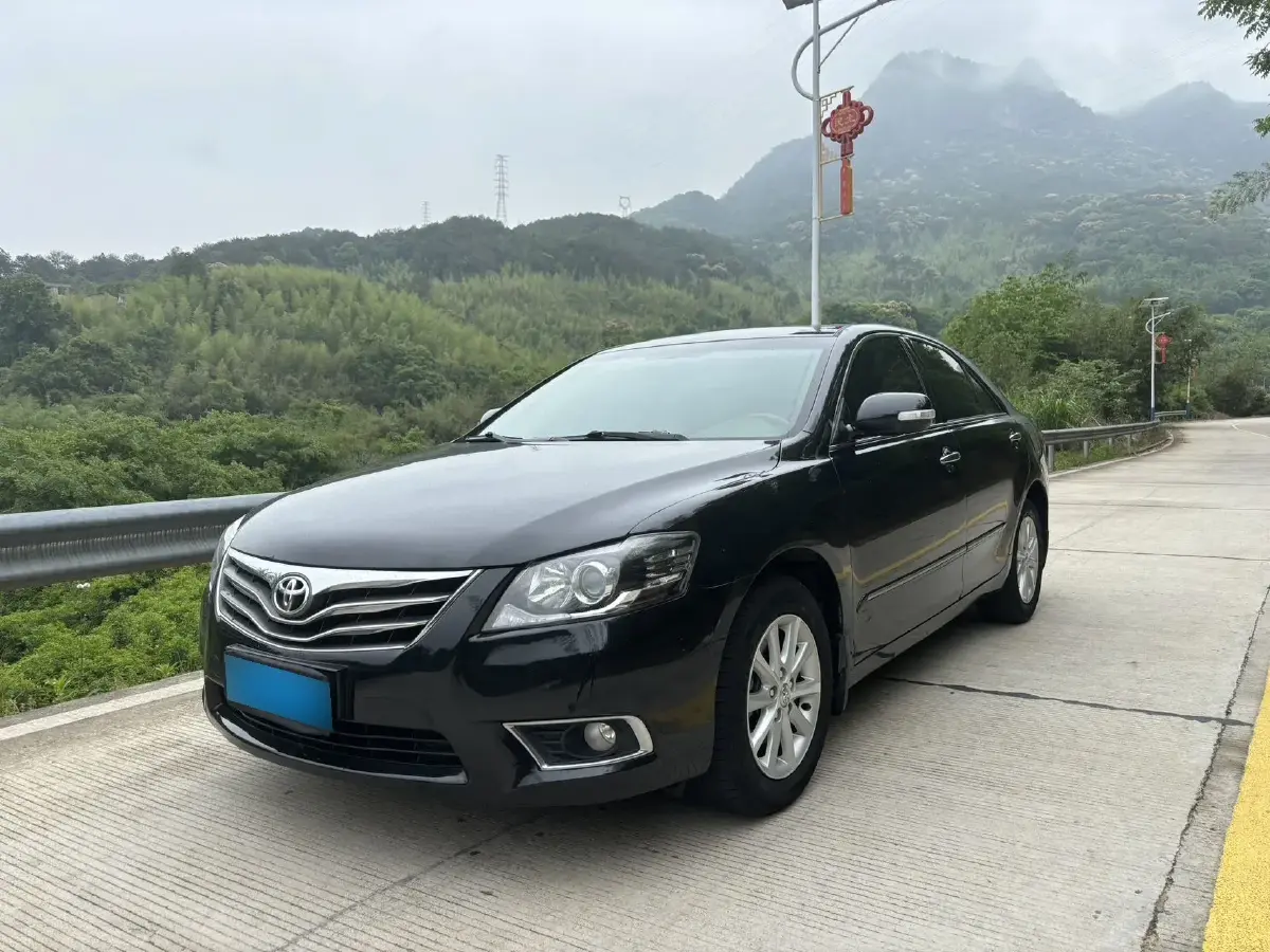 2013 Toyota Camry 2.0L 147HP L4 4AT