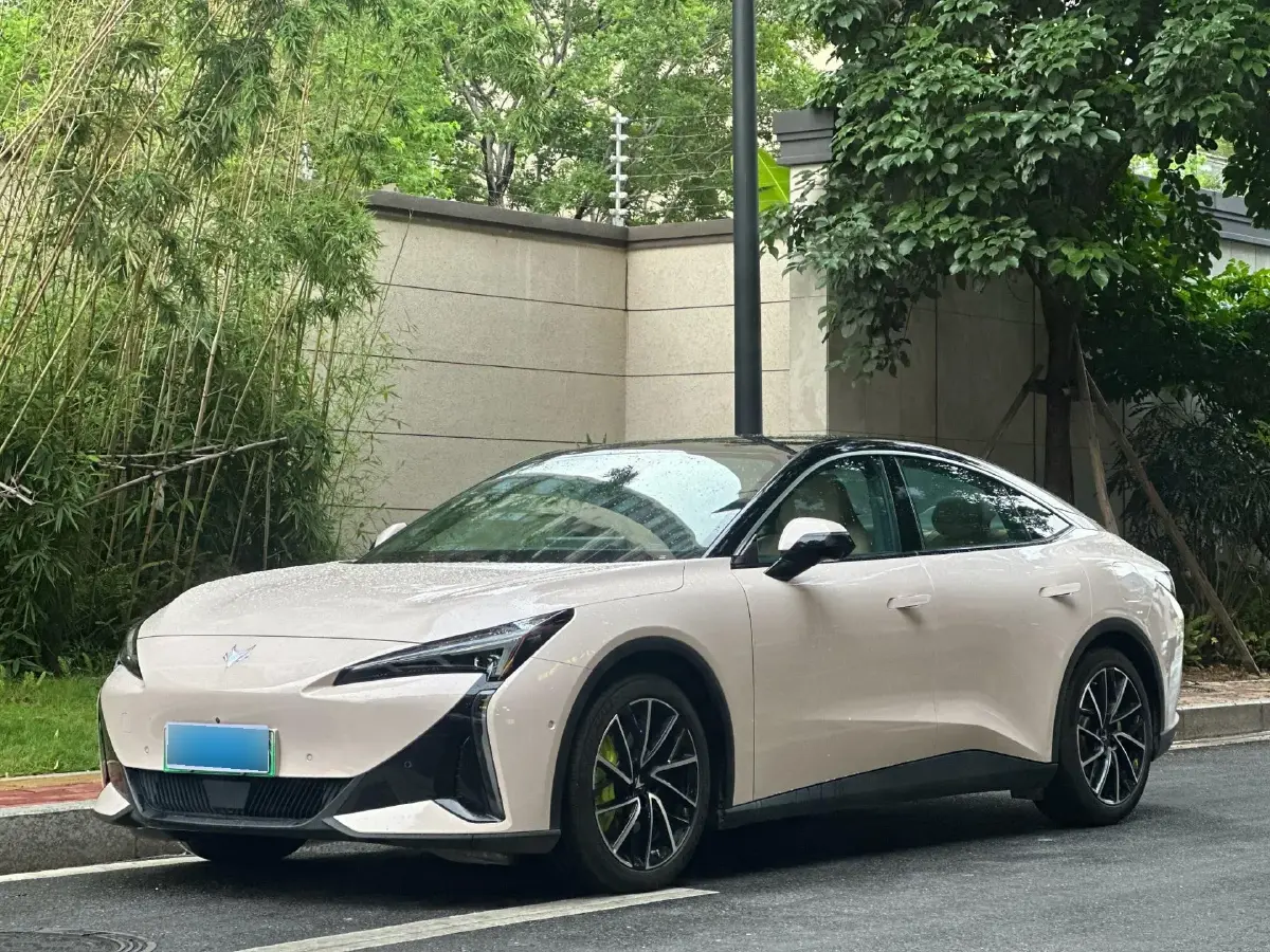 2024 ARCFOX αS5 BEV 79.2KWH