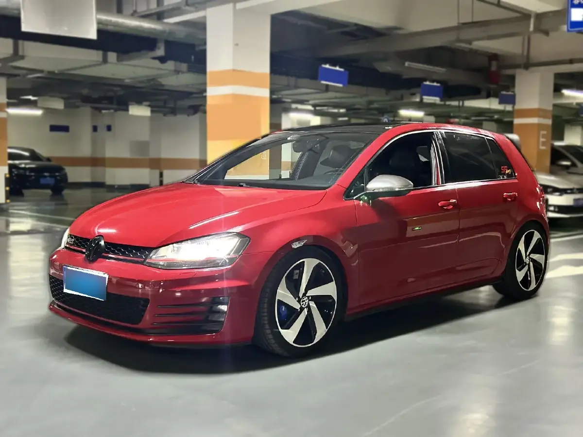 2016 Volkswagen GolfGTI 2.0T 220HP L4 7DCT
