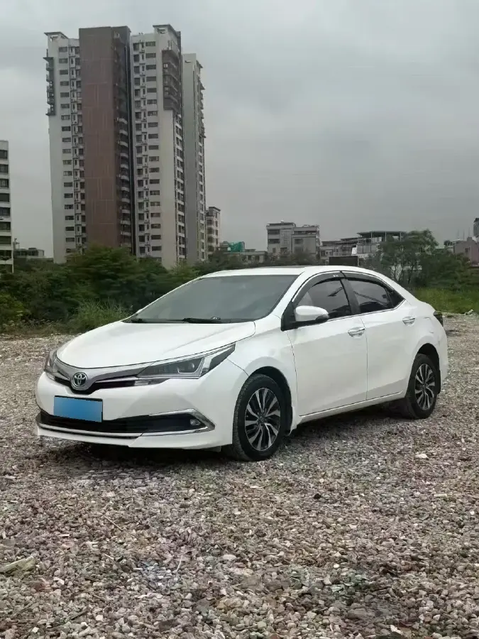 2018 Toyota Corolla 1.8L 99HP L4 E-CVT Hybrid