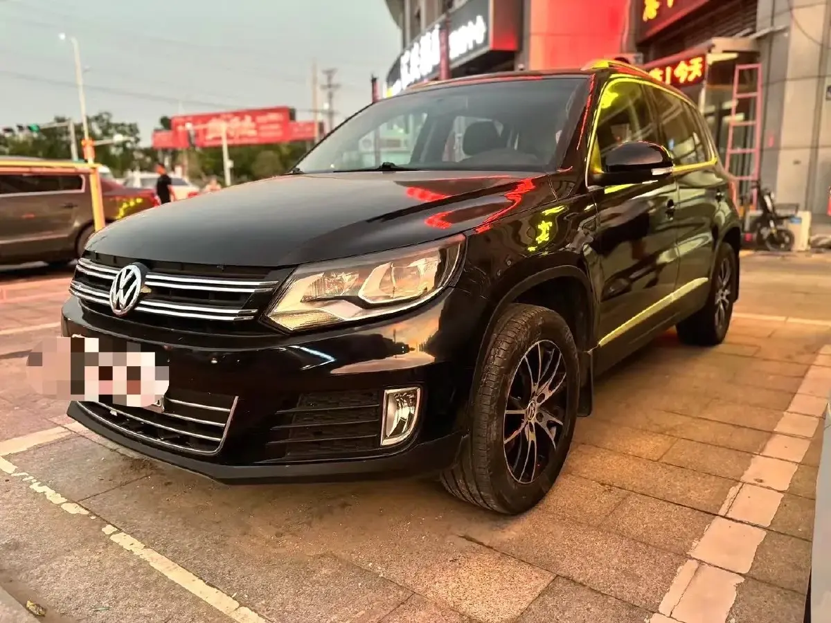 2013 Volkswagen Tiguan 2.0T 200HP L4 6AT
