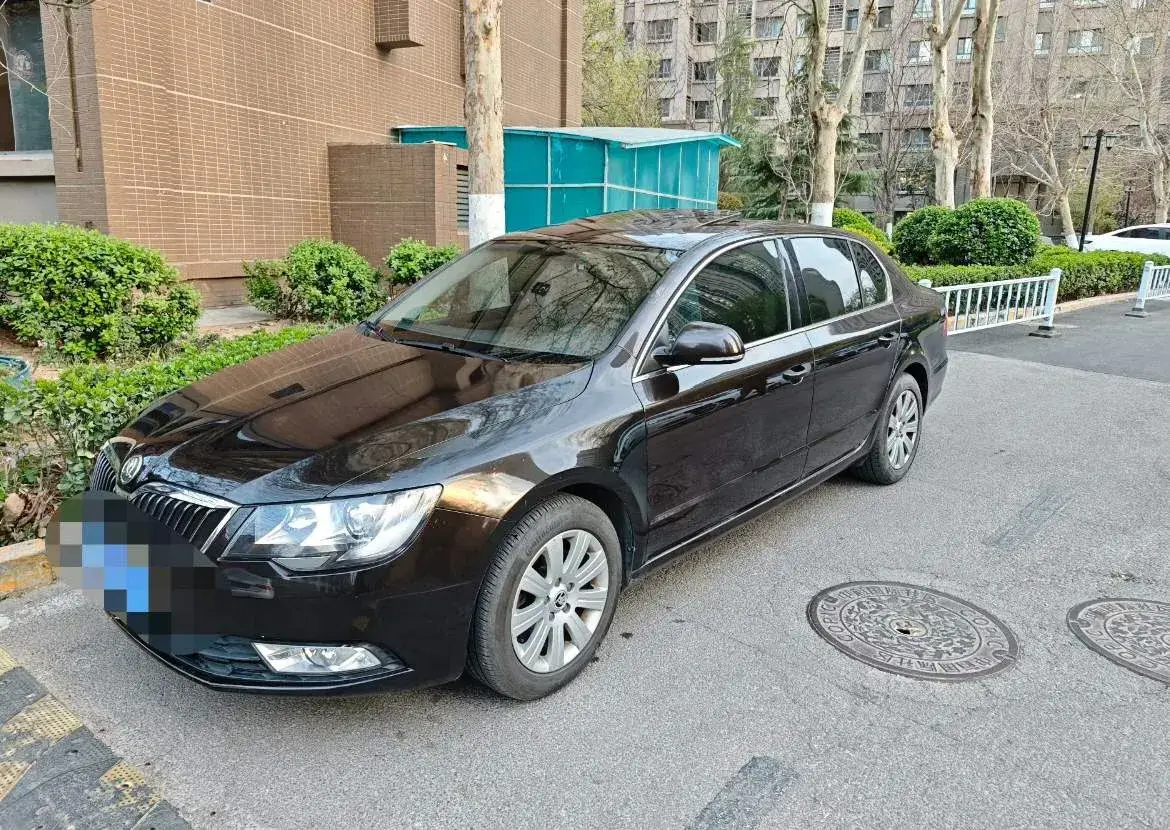 2013 Skoda Superb 1.4T 131HP L4 7DCT