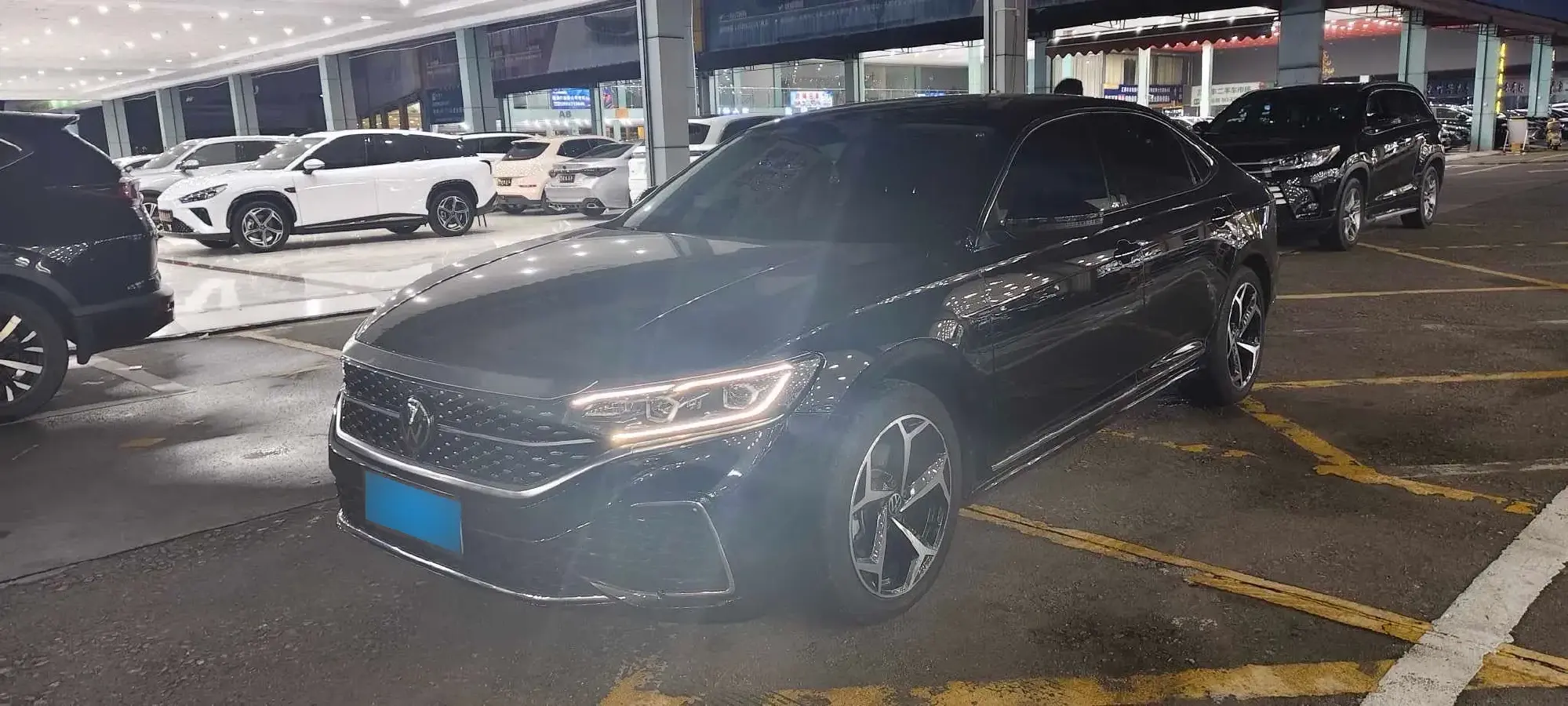 2023 Volkswagen Passat 2.0T 186HP L4 7DCT