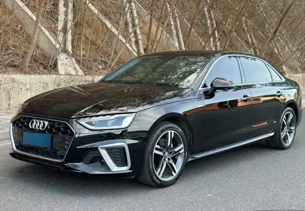 2022 Audi A4L 2.0T 190HP L4 7DCT