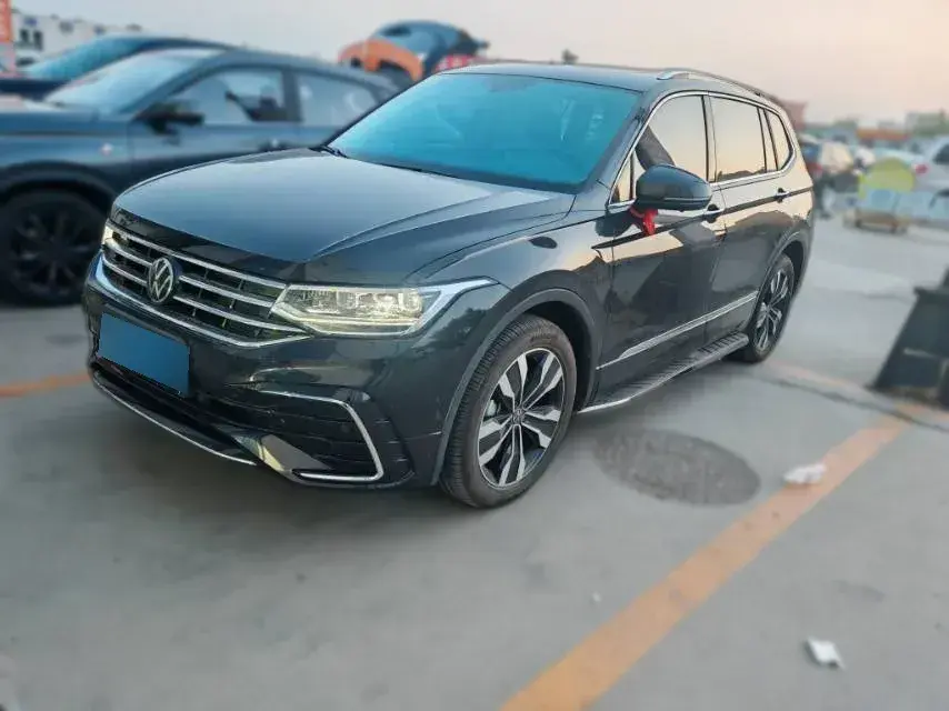 2024 Volkswagen Tiguan L 2.0T 186HP L4 7DCT