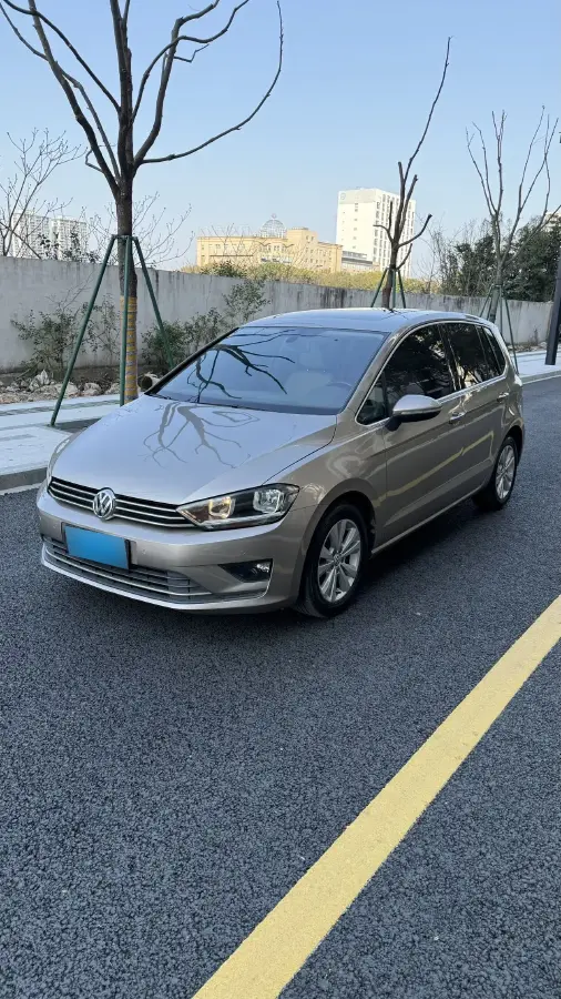 2016 Volkswagen Golf Sportsvan 1.4T 131HP L4 5MT