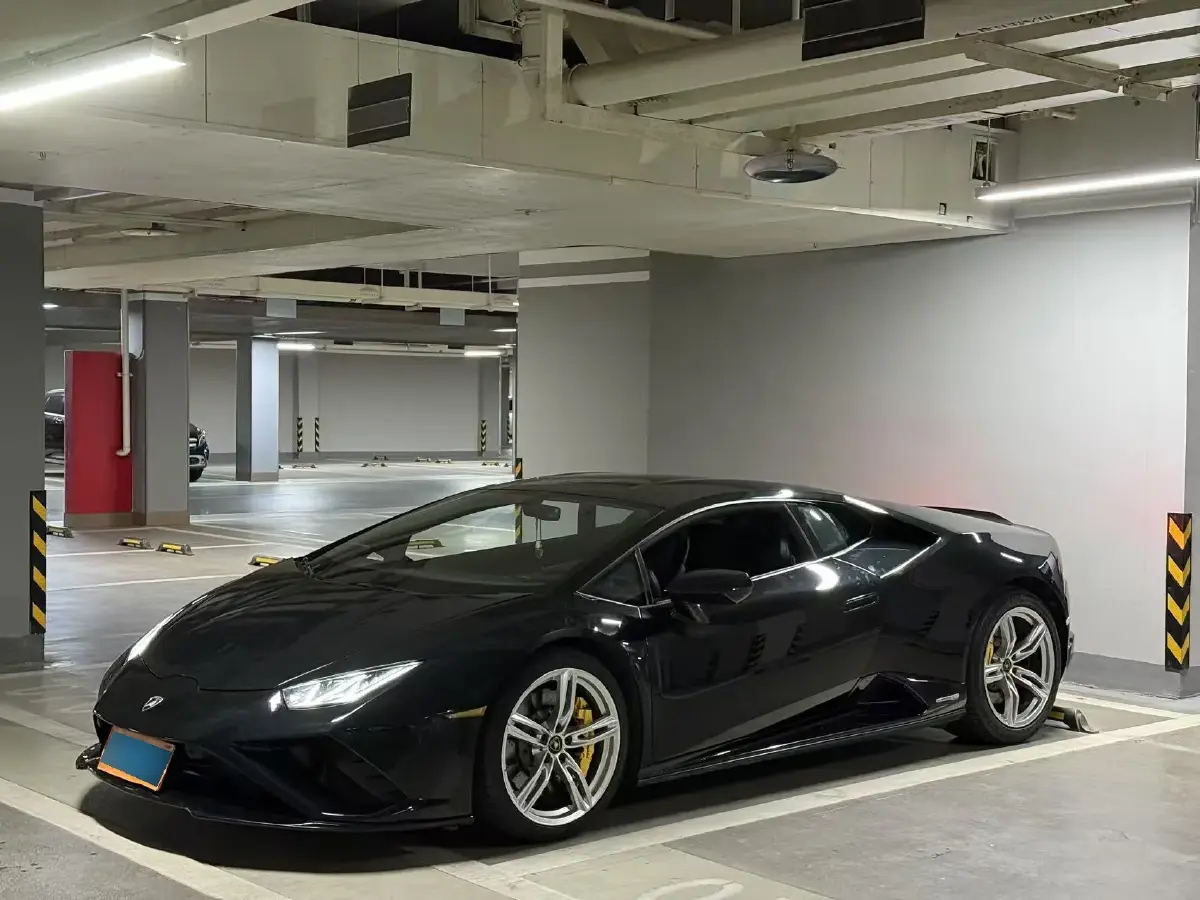 2020 Lamborghini Huracán 5.2L 611HP V10 7DCT