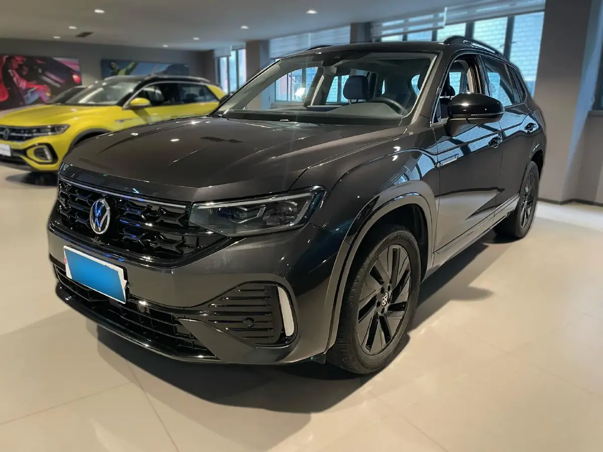 2023 Volkswagen Tayron 2.0T 220HP L4 7DCT