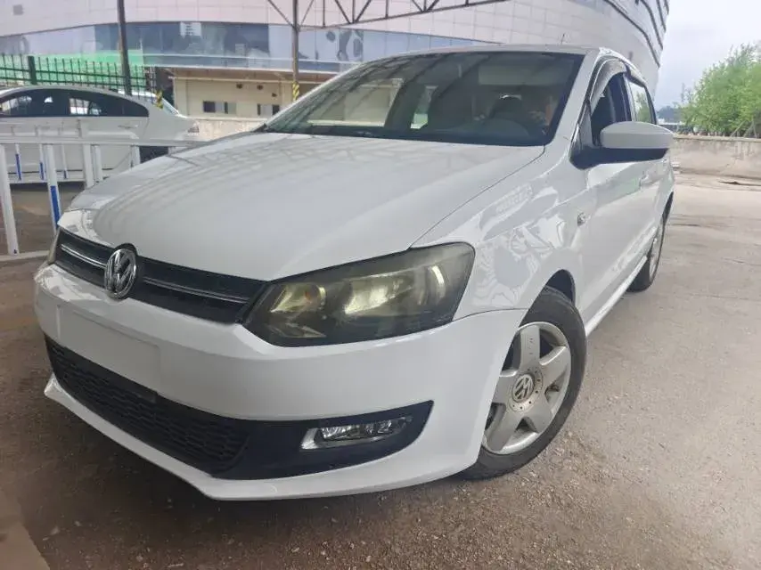 2013 Volkswagen Polo 1.4L 86HP L4 5MT