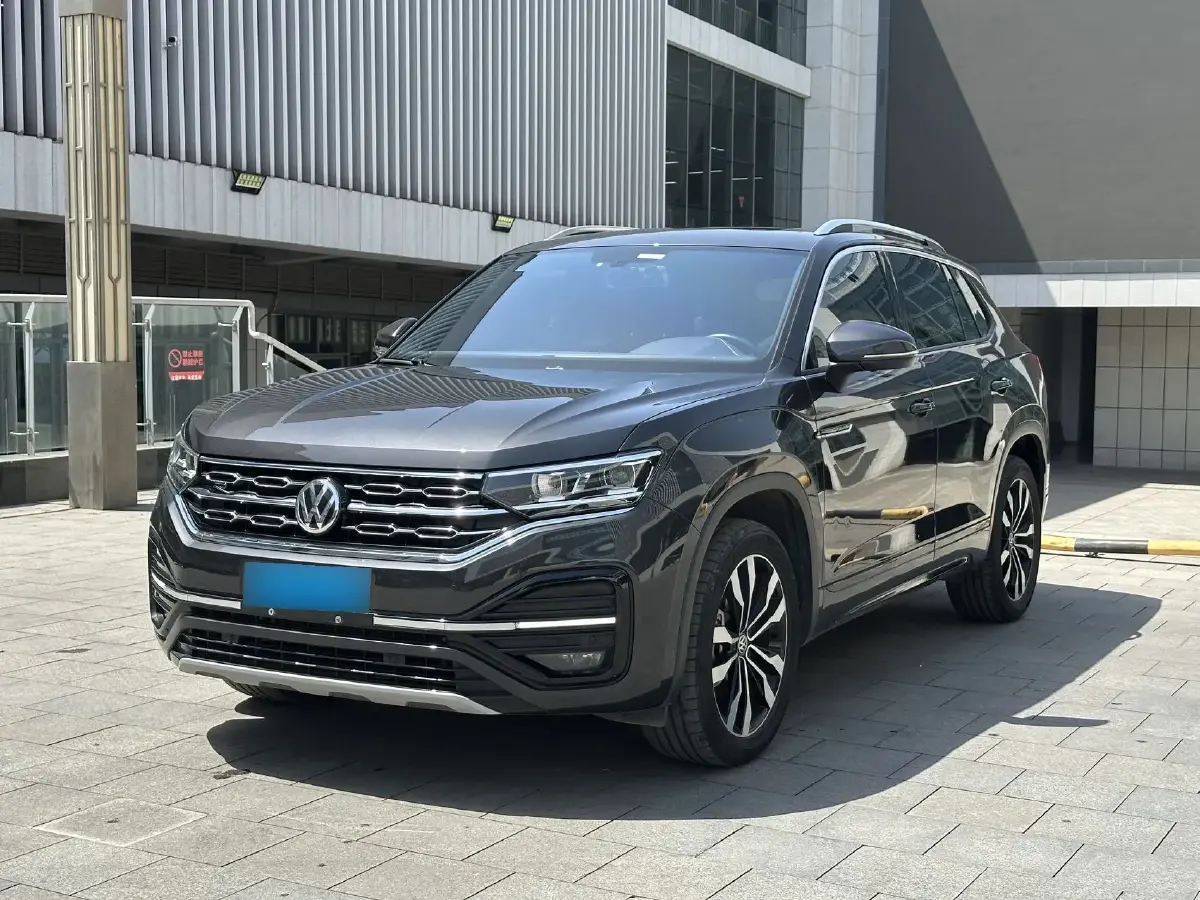 2022 Volkswagen Tayron 2.0T 220HP L4 7DCT