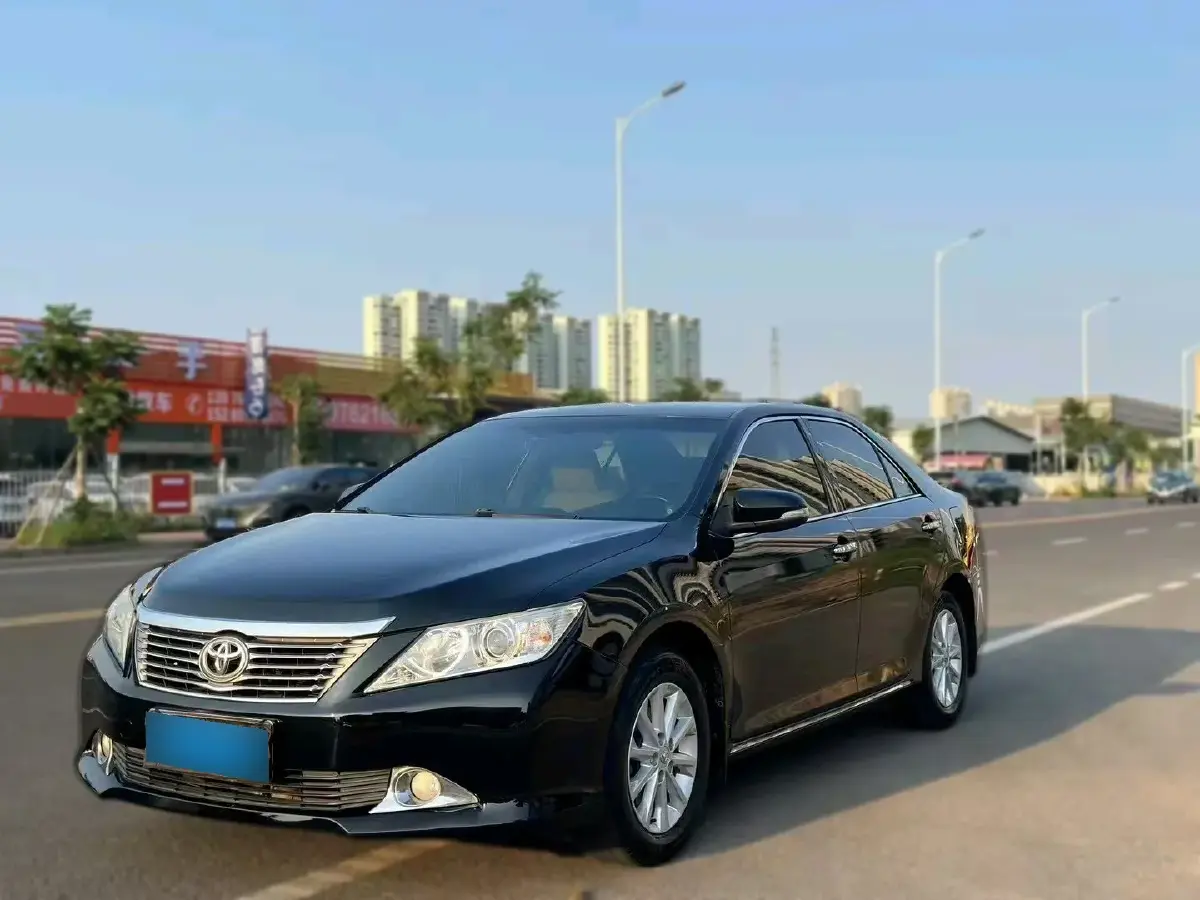 2013 Toyota Camry 2.0L 148HP L4 4AT