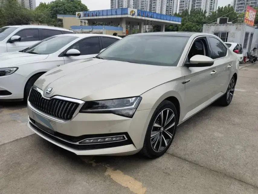 2021 Skoda Superb 2.0T 186HP L4 7DCT