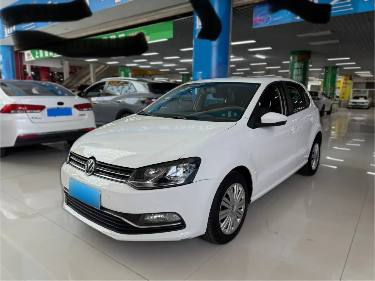 2016 Volkswagen Polo 1.6L 110HP L4 5MT