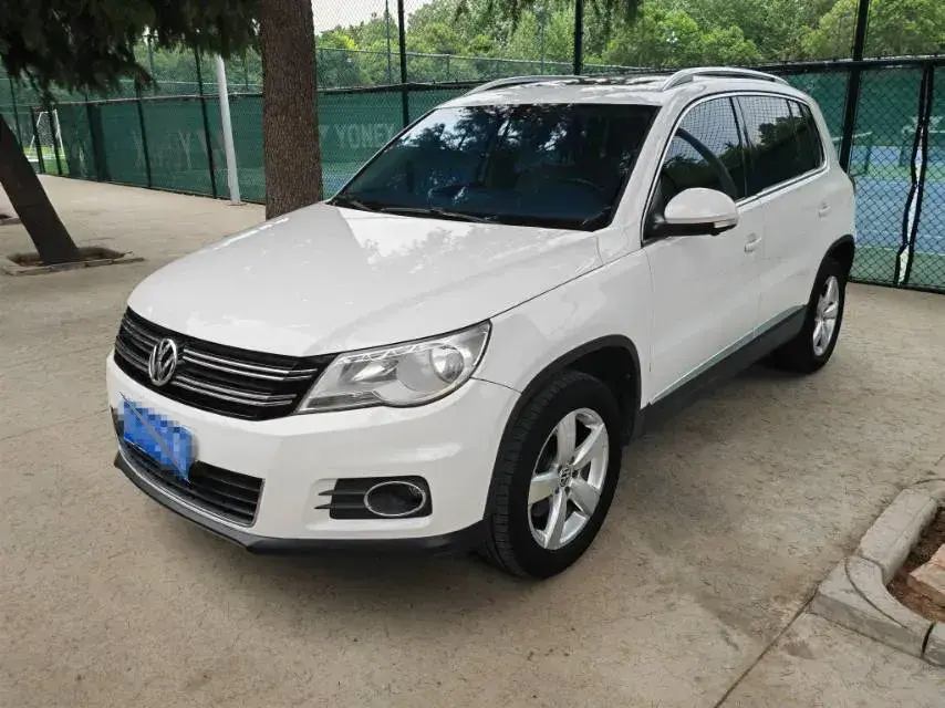 2012 Volkswagen Tiguan 2.0T 200HP L4 6AT