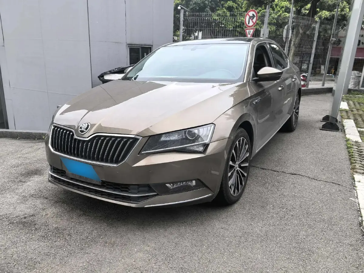 2016 Skoda Superb 1.8T 180HP L4 7DCT