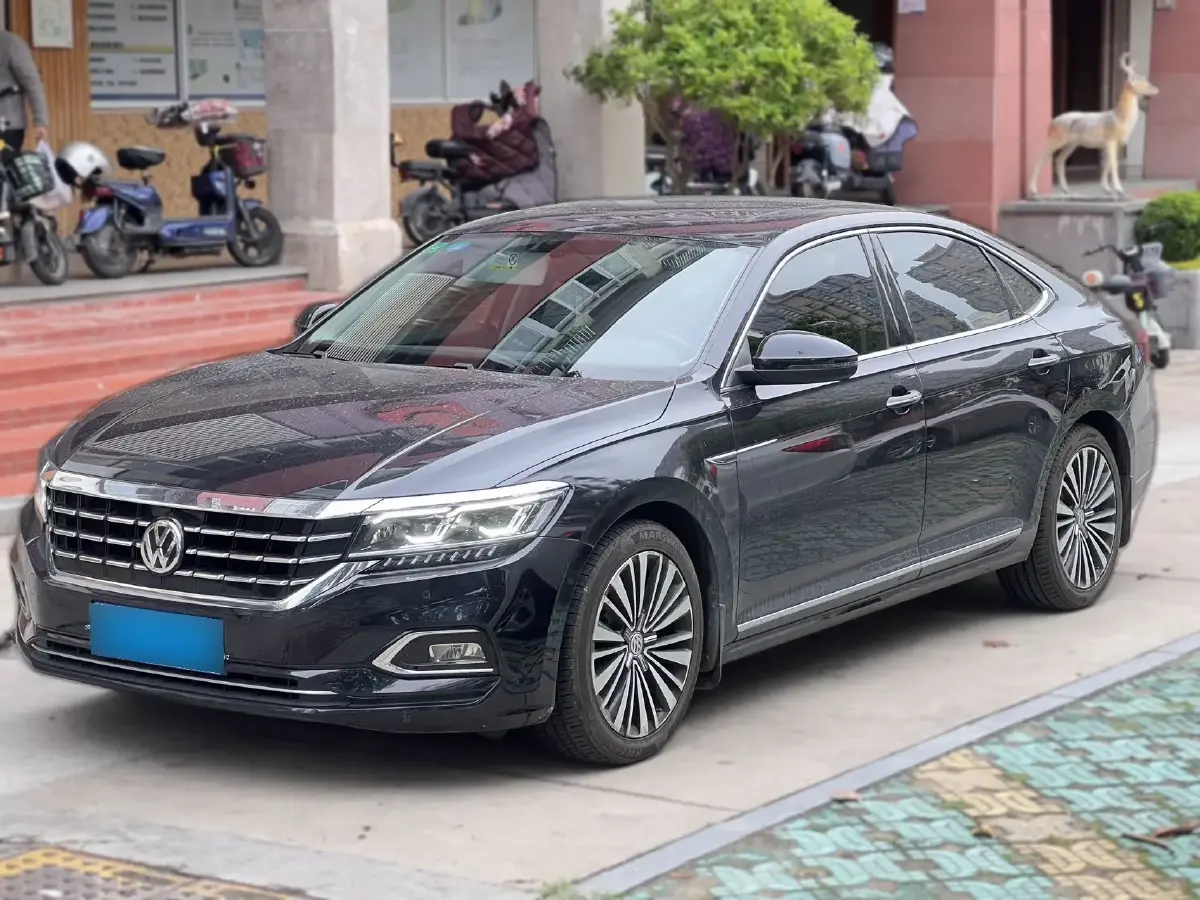 2019 Volkswagen Passat 2.0T 186HP L4 7DCT