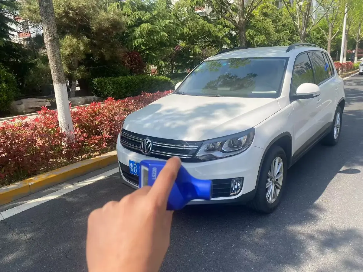 2015 Volkswagen Tiguan 1.8T 160HP L4 6AT