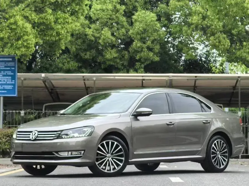 2014 Volkswagen Passat 1.8T 160HP L4 7DCT