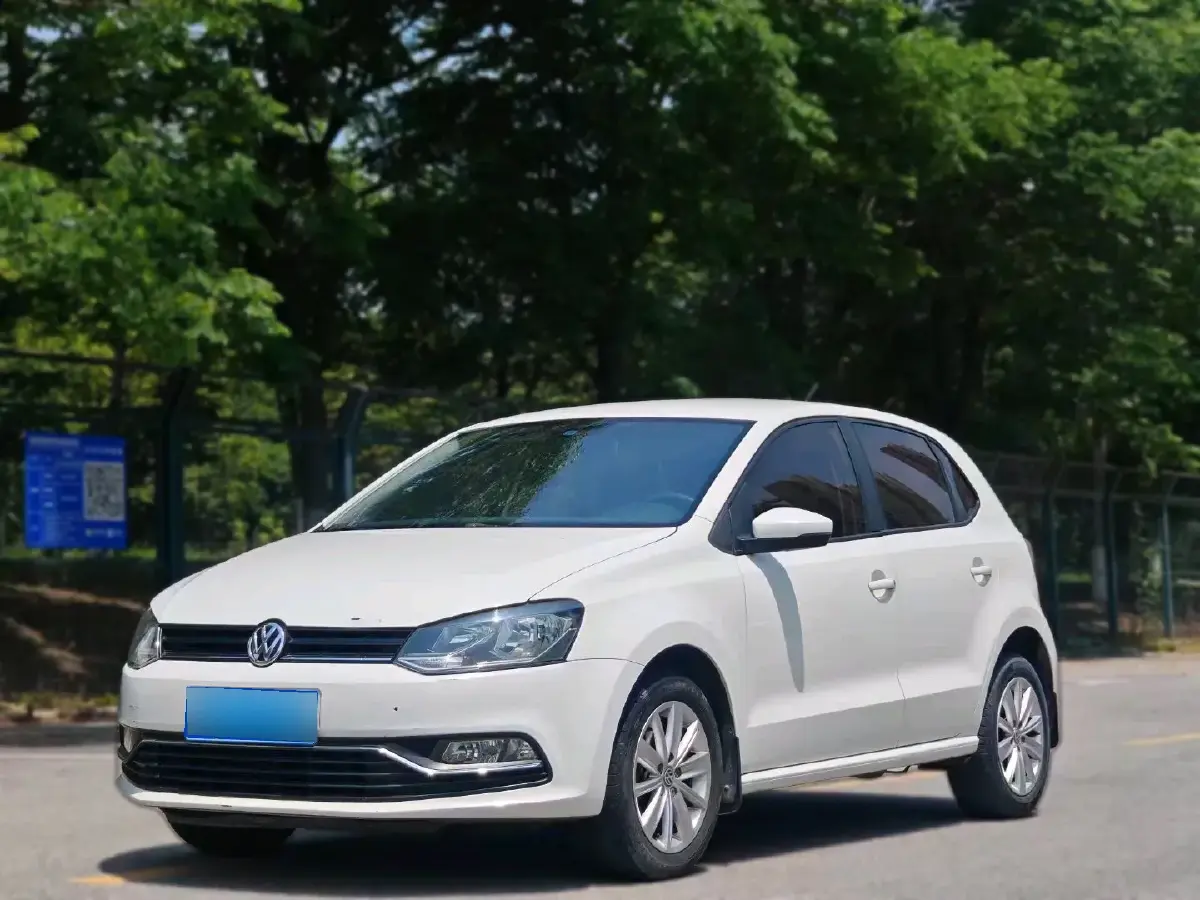 2014 Volkswagen Polo 1.6L 110HP L4 6AT