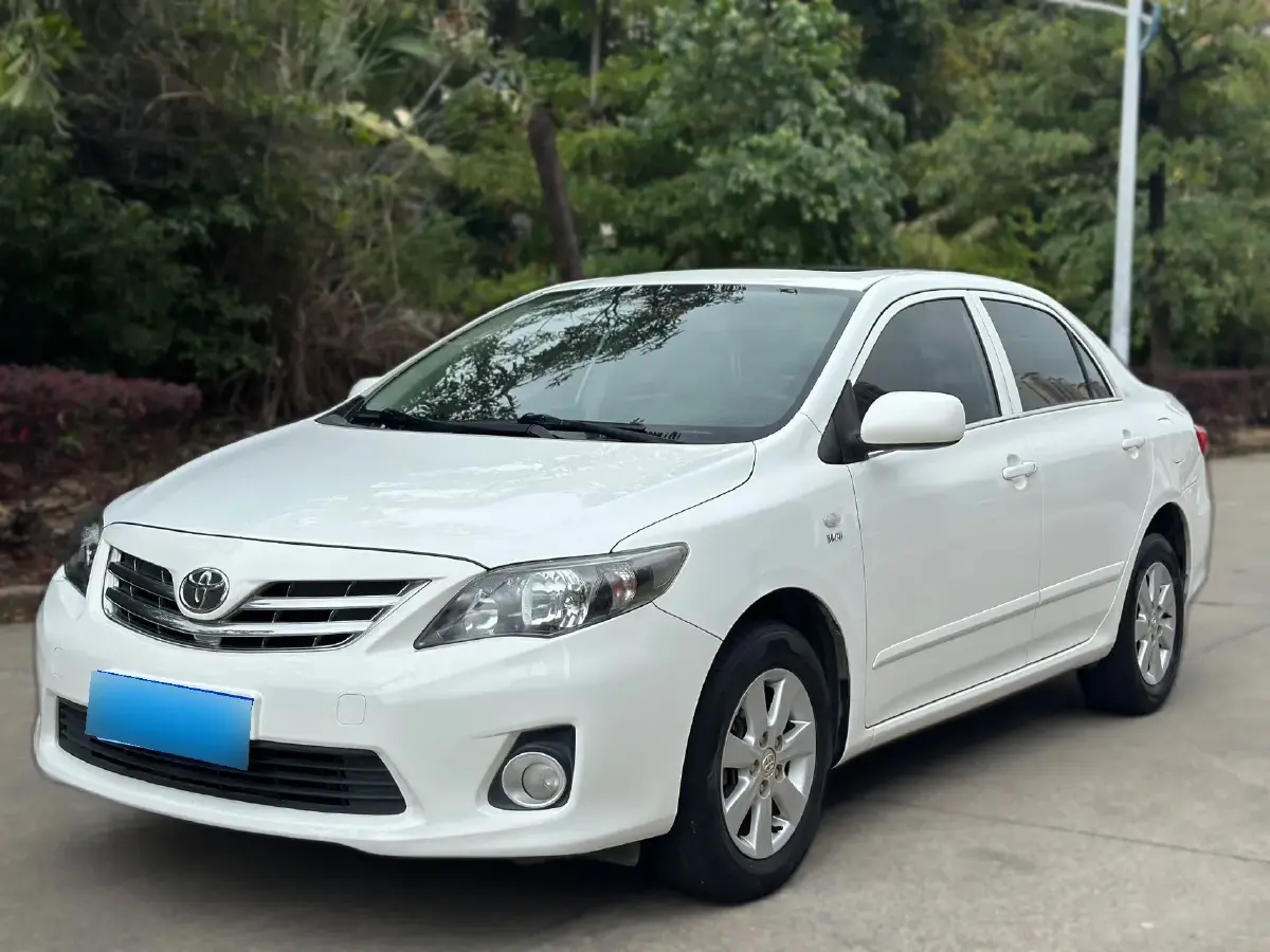 2013 Toyota Corolla 1.8L 140HP L4 CVT