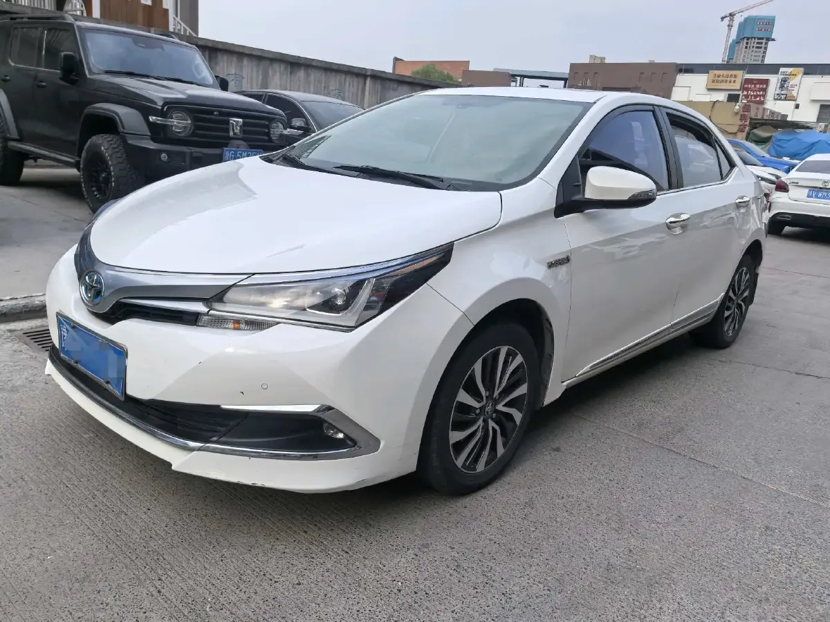 2017 Toyota Corolla 1.8L 99HP L4 E-CVT Hybrid