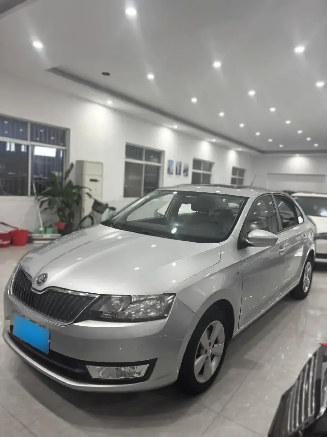 2013 Skoda Rapid 1.6L 110HP L4 6AT