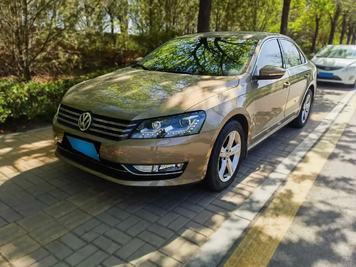 2015 Volkswagen Passat 1.8T 160HP L4 7DCT