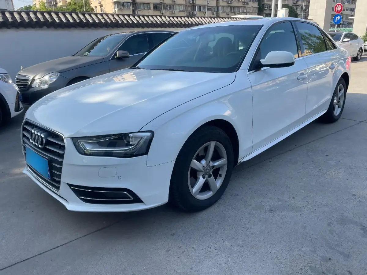 2013 Audi A4L 1.8T 160HP L4 CVT