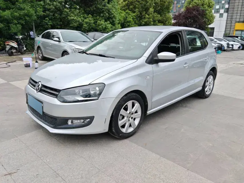 2013 Volkswagen Polo 1.4L 86HP L4 5MT