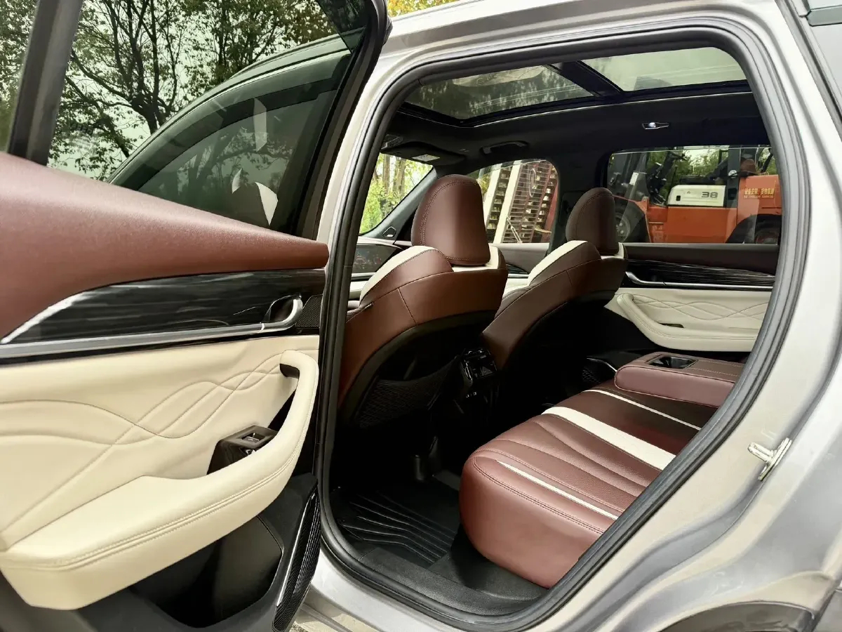 2021 Geely Monjaro 2.0T 218HP L4 7DCT,autocango,china used car exporter,china ev exporter,chinese used car exporter,chinese used ev exporter