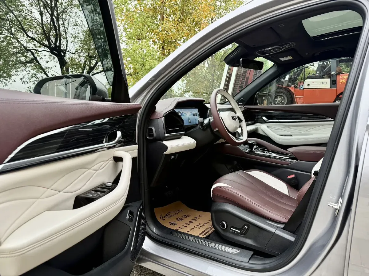 2021 Geely Monjaro 2.0T 218HP L4 7DCT,autocango,china used car exporter,china ev exporter,chinese used car exporter,chinese used ev exporter