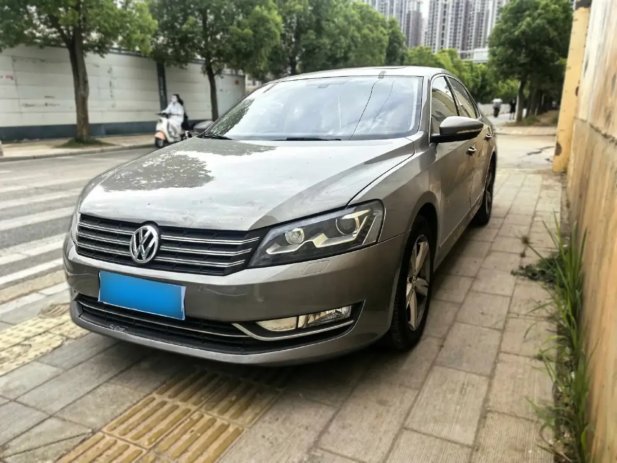 2013 Volkswagen Passat 1.8T 160HP L4 7DCT