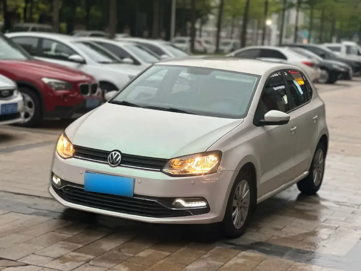 2014 Volkswagen Polo 1.6L 110HP L4 6AT