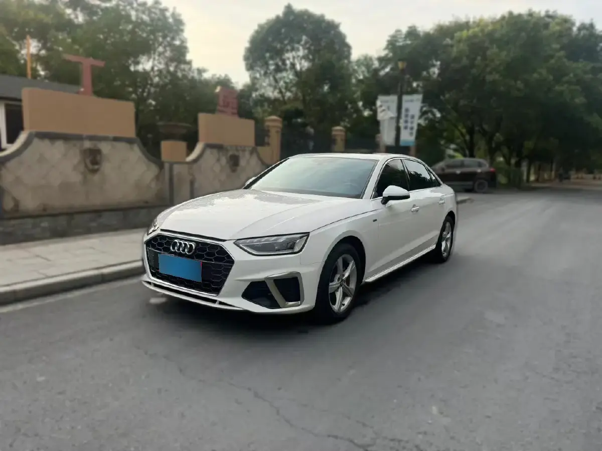 2020 Audi A4L 2.0T 150HP L4 7DCT