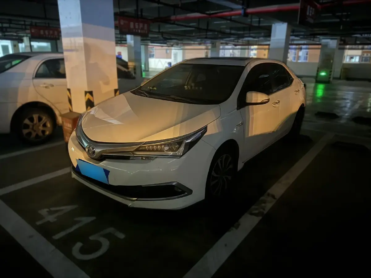 2017 Toyota Corolla 1.8L 99HP L4 E-CVT Hybrid