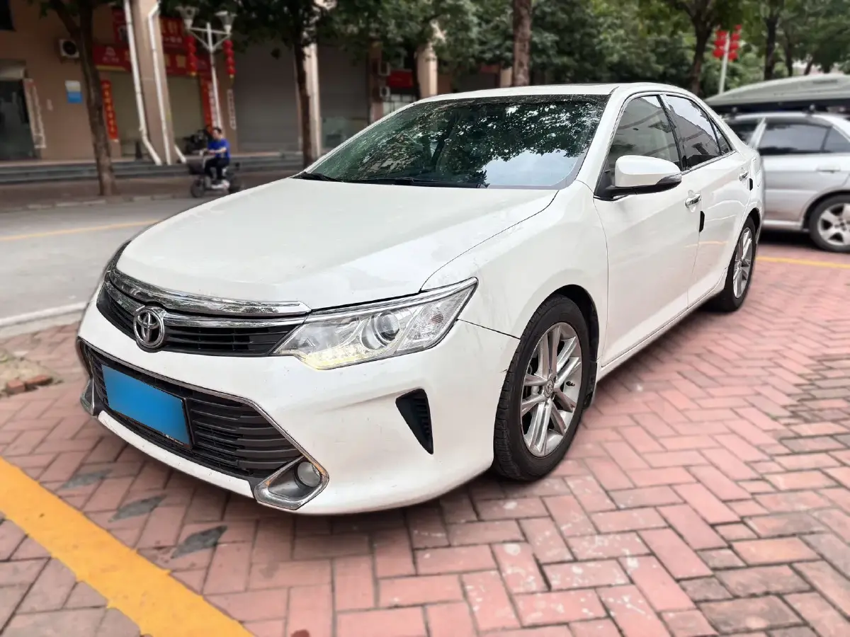 2015 Toyota Camry 2.0L 167HP L4 6AT