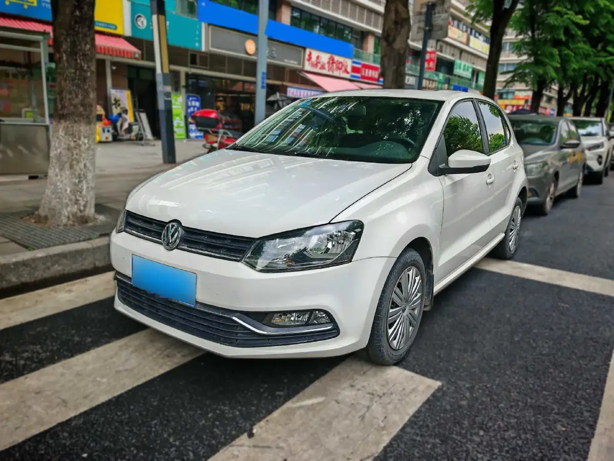 2016 Volkswagen Polo 1.6L 110HP L4 5MT