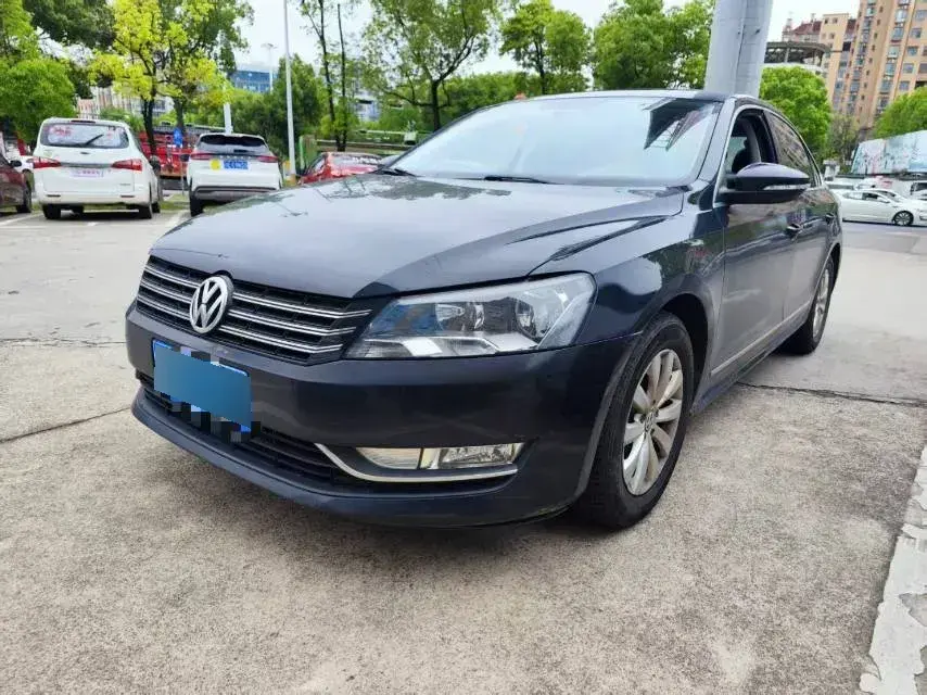 2015 Volkswagen Passat 1.4T 131HP L4 7DCT
