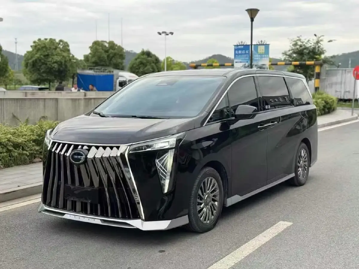 2023 GAC Trumpchi M8 2.0T 190HP L4 E-CVT Hybrid