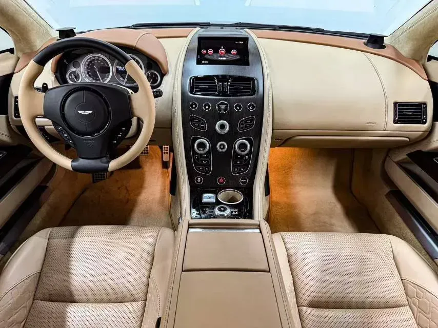 2017 Aston Martin Rapide 6.0L 560HP V12 8AT,autocango,china used car exporter,china ev exporter,chinese used car exporter,chinese used ev exporter